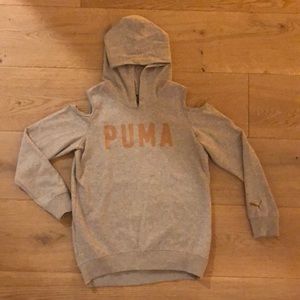 PUMA Athletic Hoodie w shoulder slits.